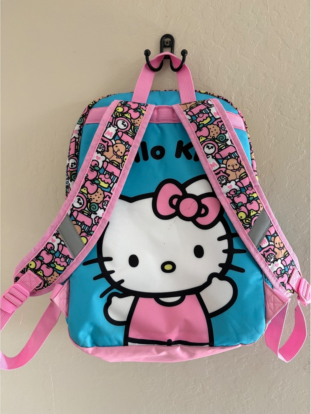 Hello Kitty backpack - Picture 8 of 9